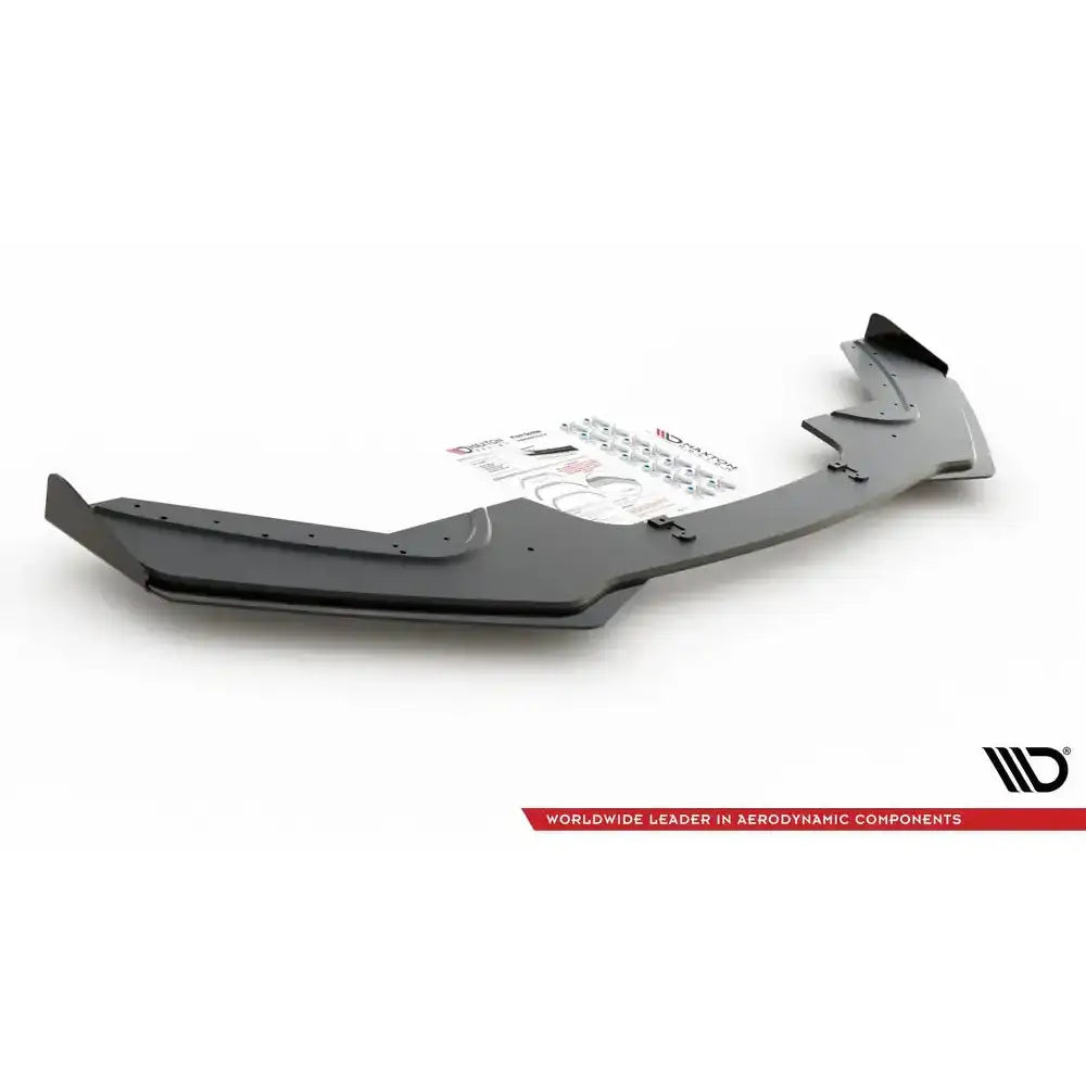Frontleppe Racing V.3 med flaps til BMW 1 F20, skrå vinkel, med monteringsdeler og instruksjoner.