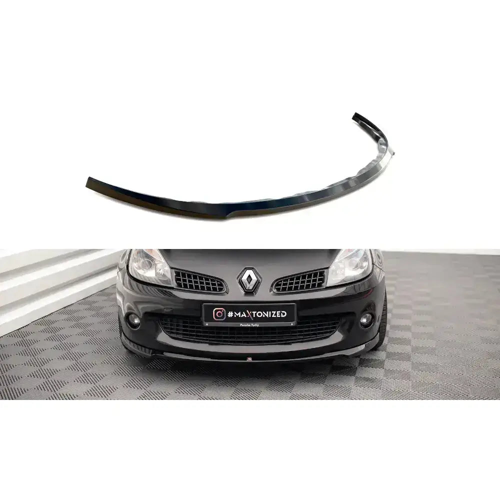 Frontleppe til Renault Clio III Rs i svart plast, vist separat og montert på bil forfra.