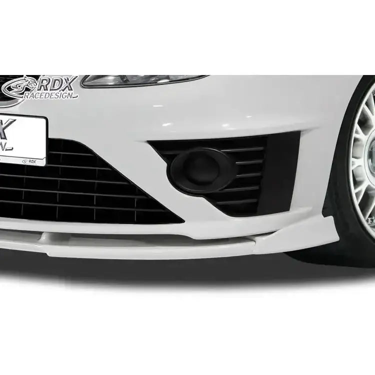 Frontsplitter til Seat Ibiza 08-12 6J med Aerodynamik-Kit Vario X, hvit med svarte detaljer og luftinntak.