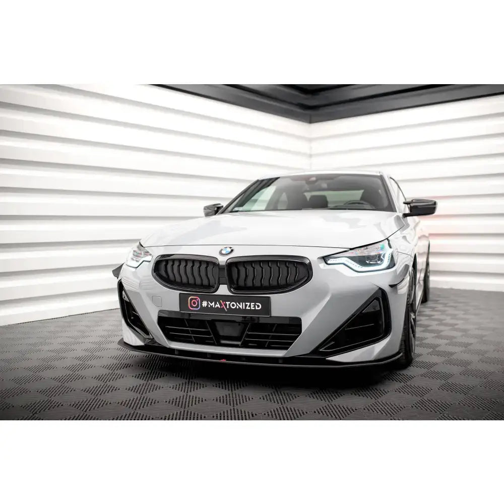 Frontspoiler Street Pro BMW 2 Coupe M-Pack G42 med sorte detaljer og moderne LED-frontlykter.