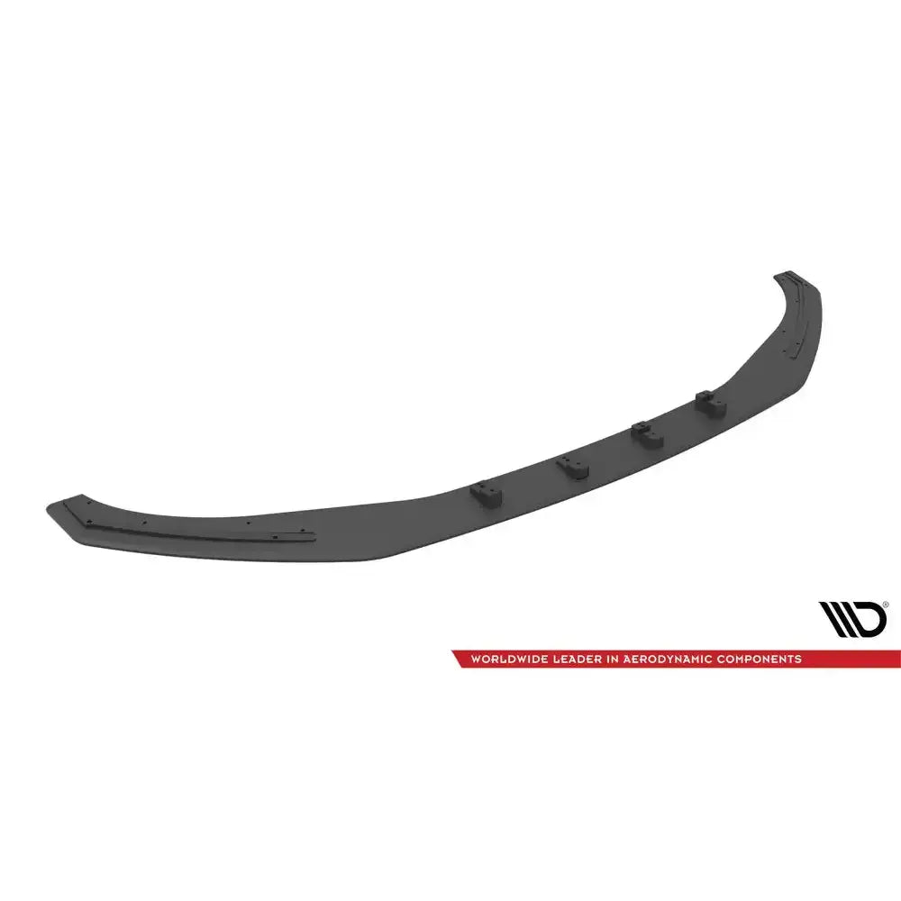 Front splitter til BMW 2 Serie M-Pack F22, sort plast med festeanordninger, sett ovenfra på hvit bakgrunn.