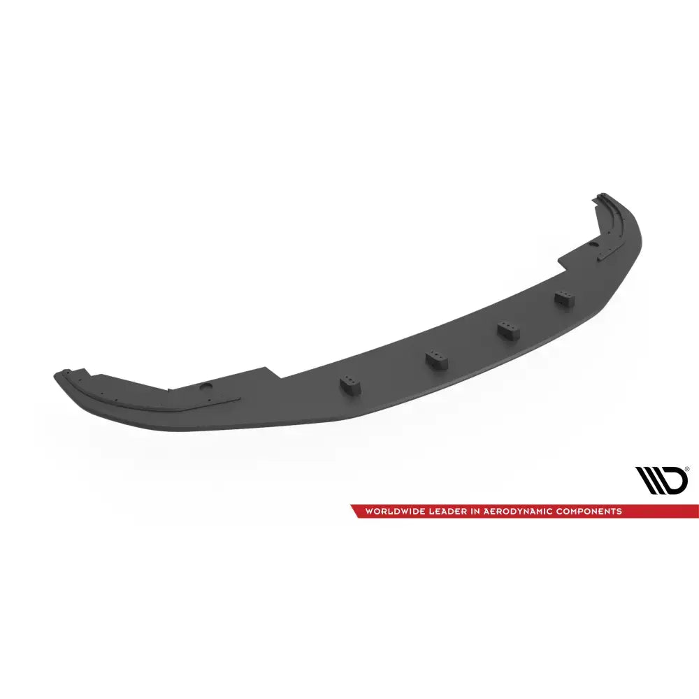 Front splitter Street Pro BMW 4 Gran Coupe G26 sett skrått mot hvit bakgrunn med diskret logo nederst.