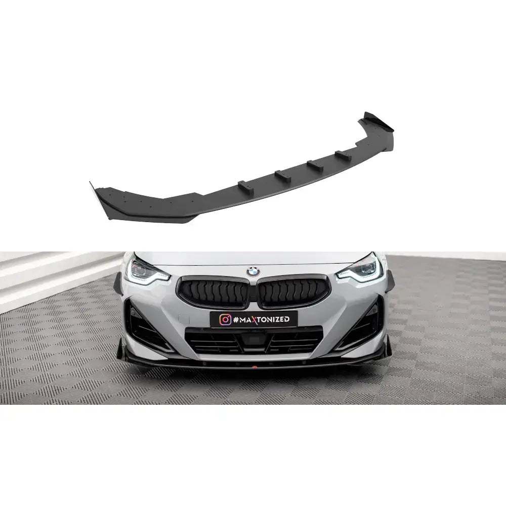 Frontleppe Street Pro med flaps til BMW 2 Coupe M-Pack G42 montert på grå bil sett forfra.