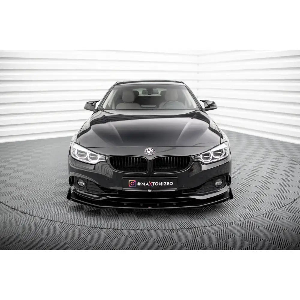 Frontsplitter Street Pro + Flaps V2 på BMW 4 Gran Coupe F36 sett forfra med sorte glansdetaljer.