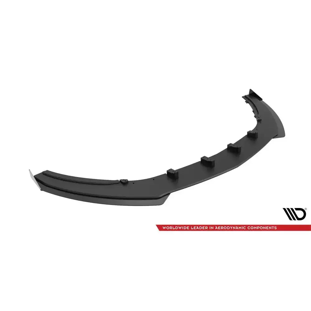 Front splitter Street Pro V.1 med flaps til Opel Astra GTC OPC-Line, sett skrått ovenfra mot hvit bakgrunn.