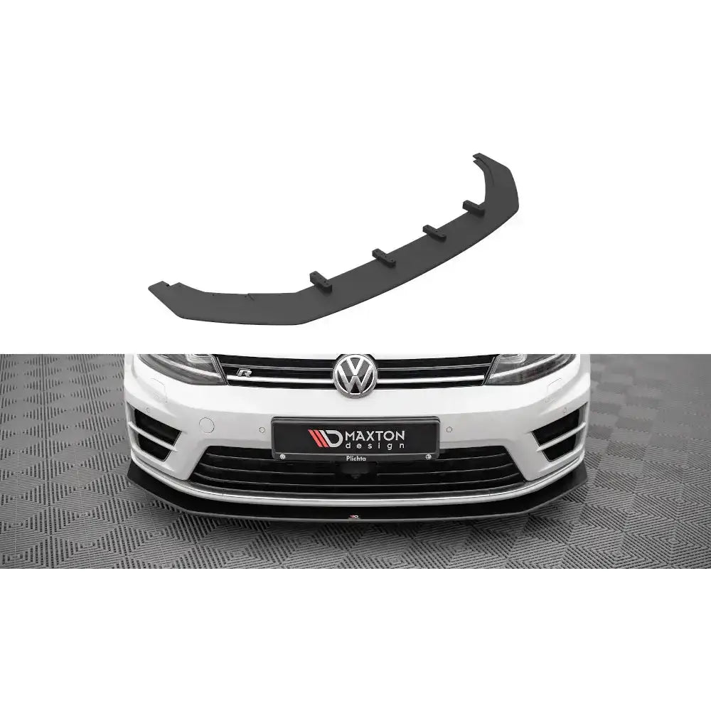 Frontleppe Street Pro V.2 til Volkswagen Golf R Mk7, sort plast med ribber, montert på hvit bil.