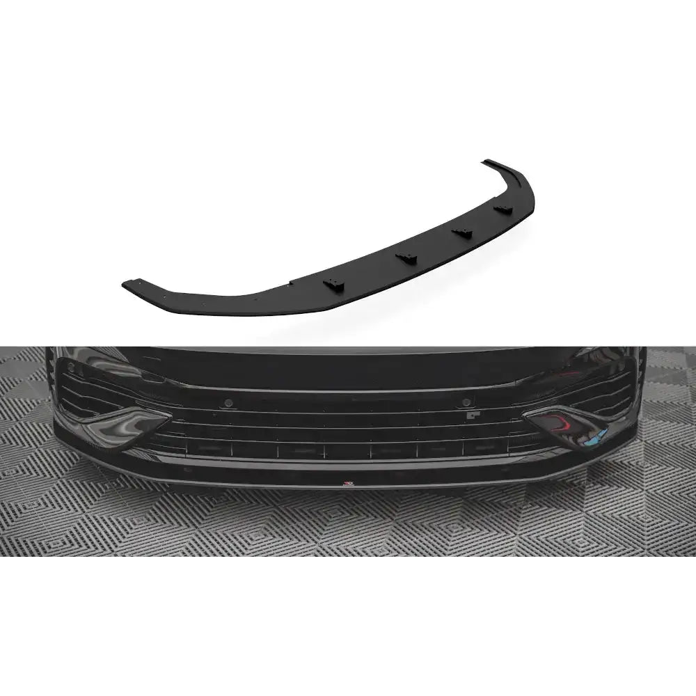 Frontleppe Street Pro Volkswagen Golf R Mk8 sett ovenfra, montert på bil mot hvit bakgrunn.