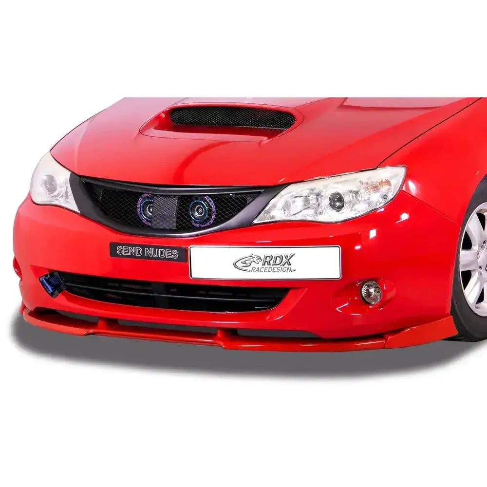 Frontleppe Subaru Impreza (GR) 07-11 på rød bil med sportslig støtfanger og karbonfiber luftinntak.
