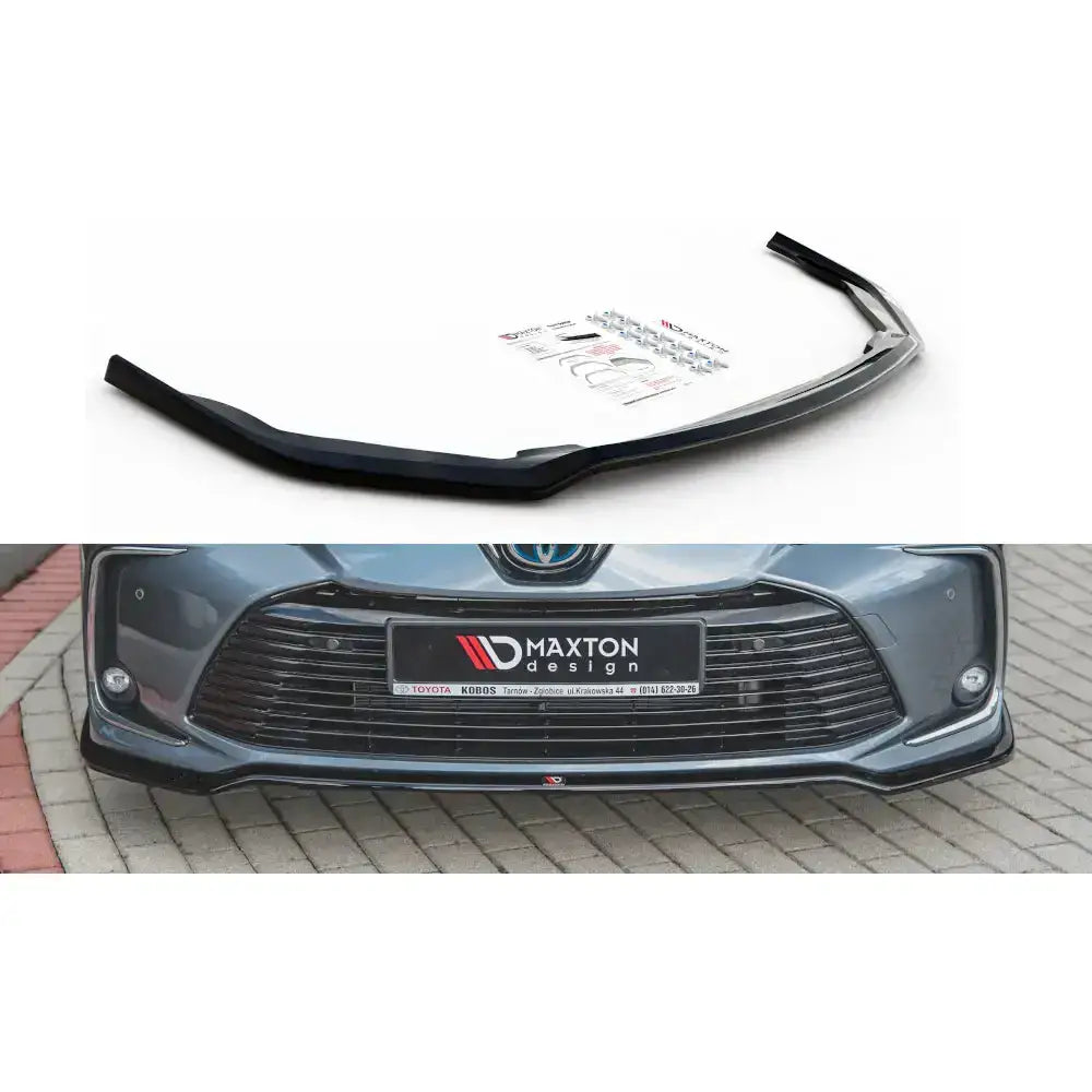 Frontleppe til Toyota Corolla XII Sedan i sort plast med monteringsutstyr, vist foran på bilen.