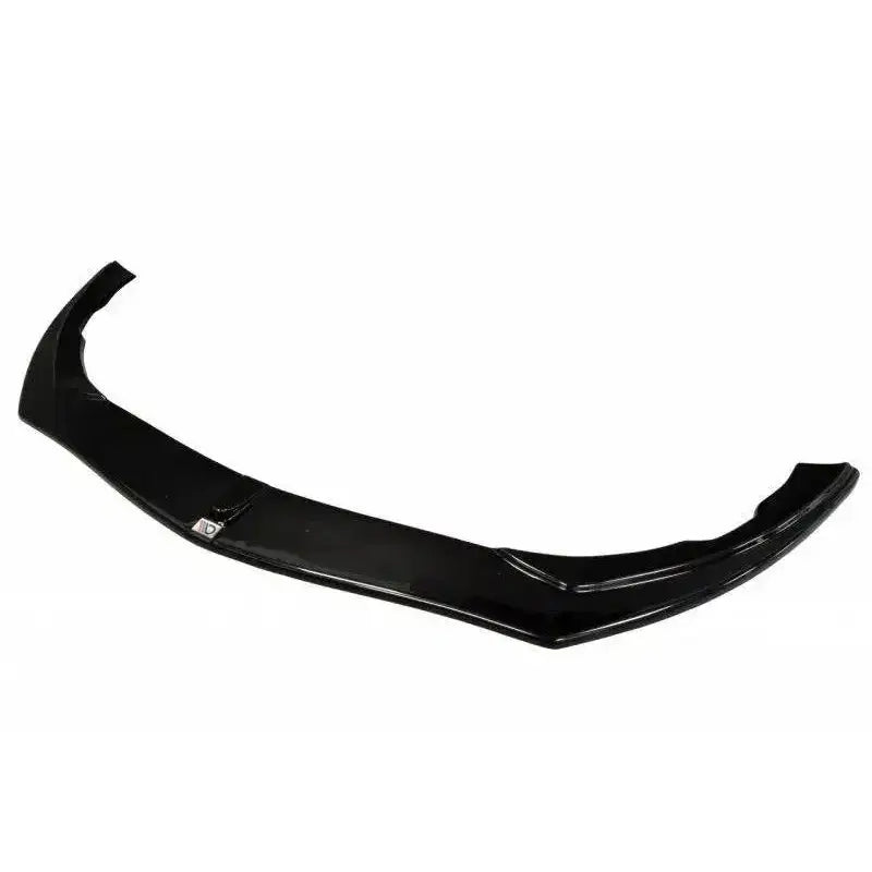 Front splitter til Alfa Romeo Giulietta V.1 i sort, blank plast med buet form og liten logo, sett skrått ovenfra.