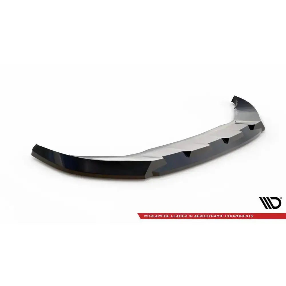 Front splitter til Audi Q4 e-tron Sportback Mk1 V.1, svart med blank finish, vist fra vinkel ovenfra.