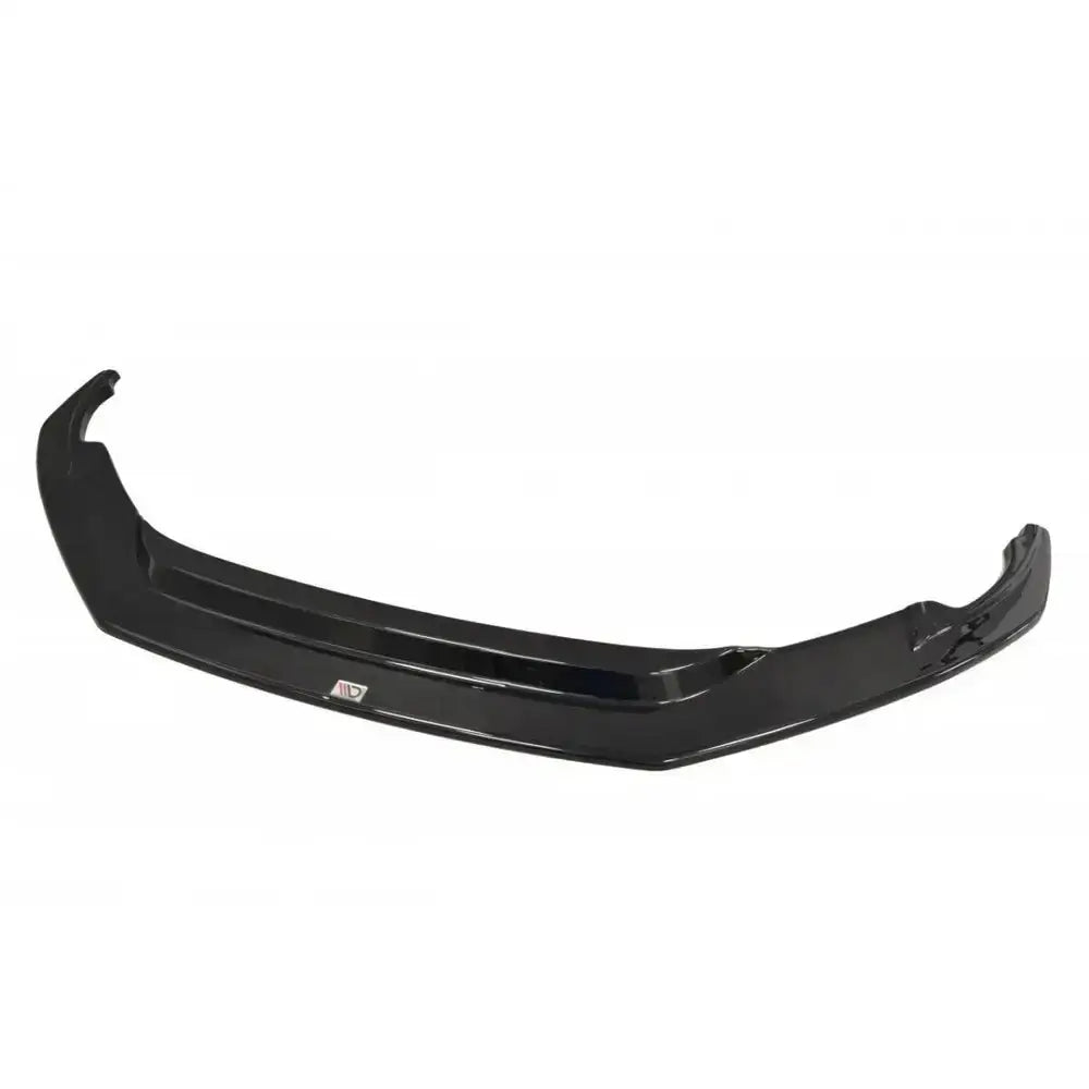 Frontspoiler Audi R8 II V.1 i sort, blank plast sett ovenfra med logo på fronten, hvit bakgrunn.