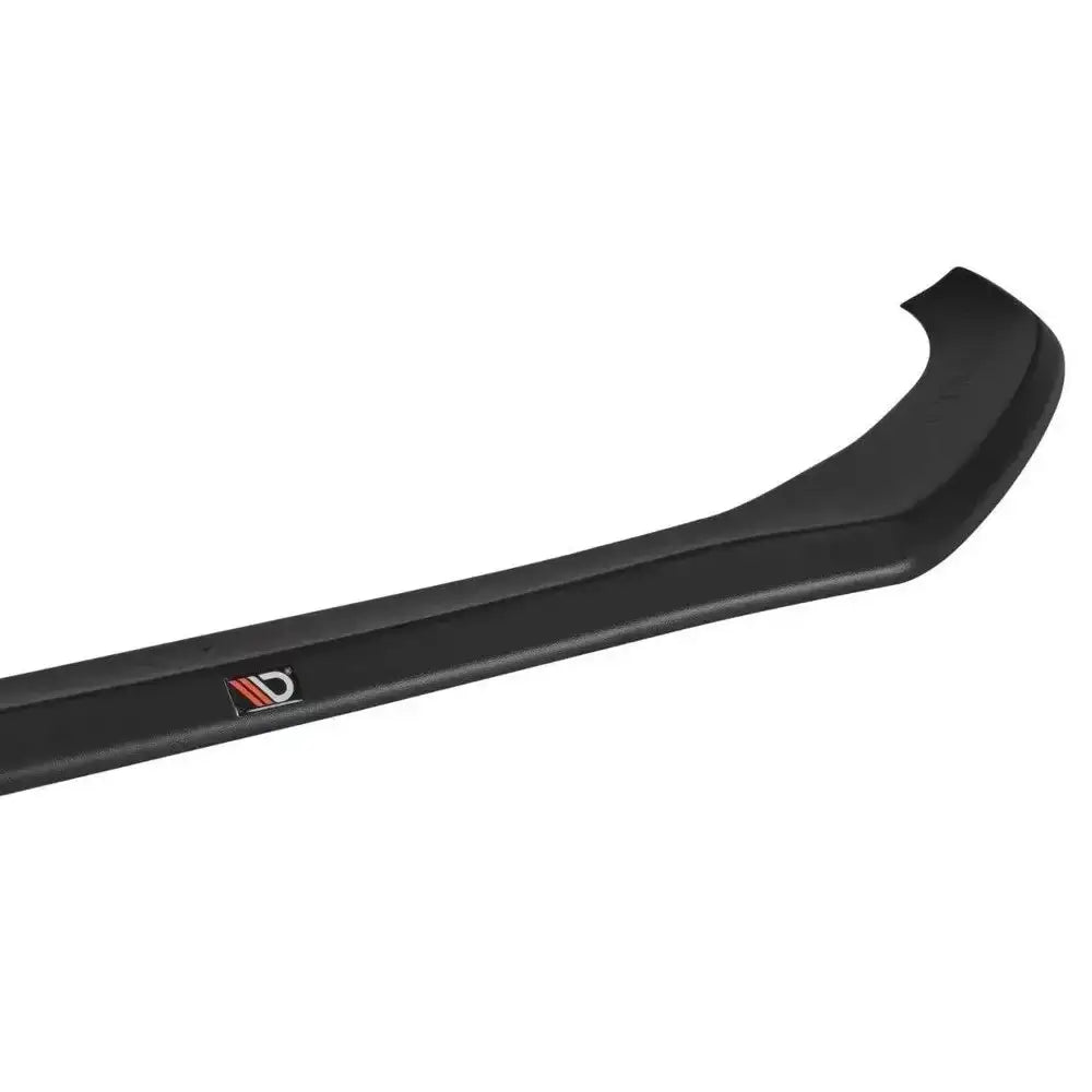 Frontleppe V.1 Audi S4 B8 FL i sort plast sett fra skrå vinkel med liten logo i midten.
