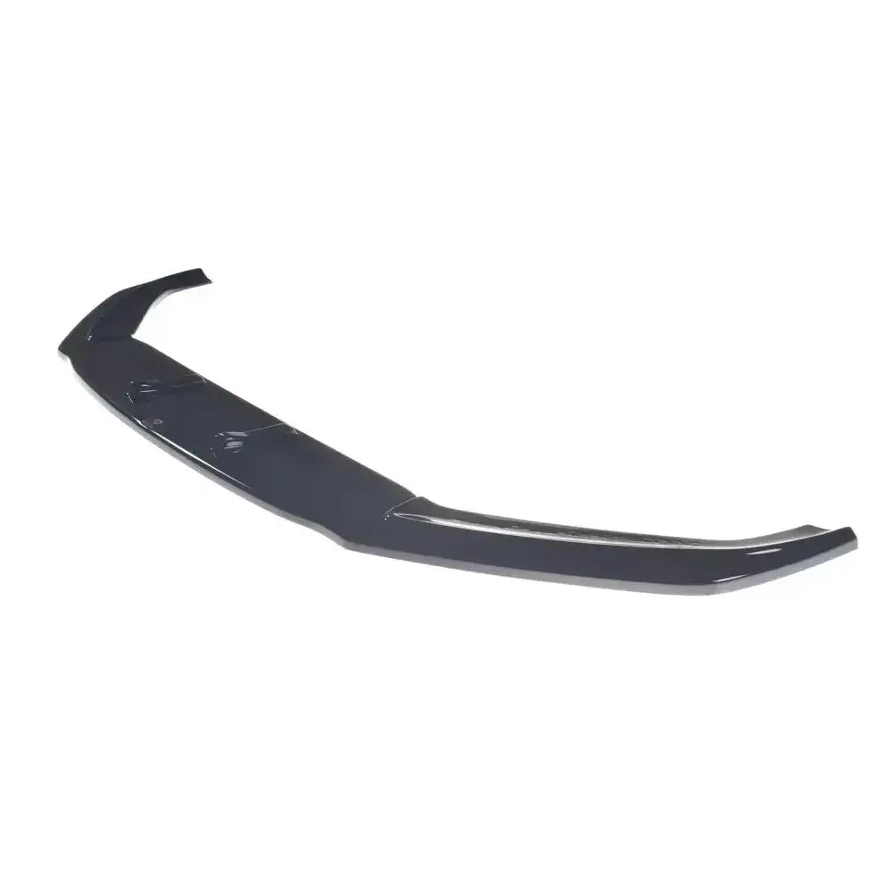 Front splitter Audi TT Mk3 V.1 i sort blank plast, skrå sidevinkel med markerte kanter og aerodynamisk design.