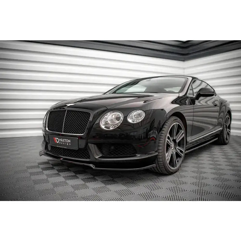 Front lip på Bentley Continental GT V8 S Mk2, sort bil med sportslig grill og doble frontlykter.