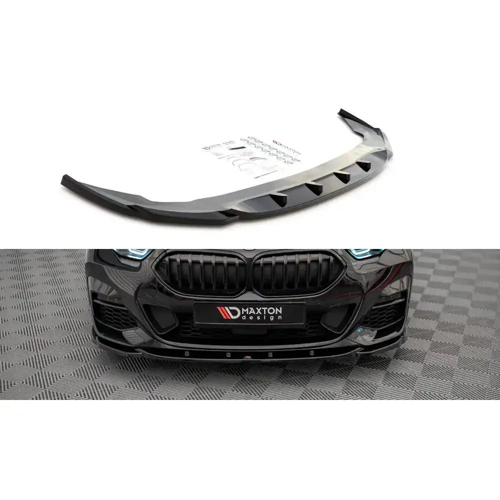 Frontleppe til BMW 2 Gran Coupe M-Pack V.1, sort plast, vist både løst og montert på bil.