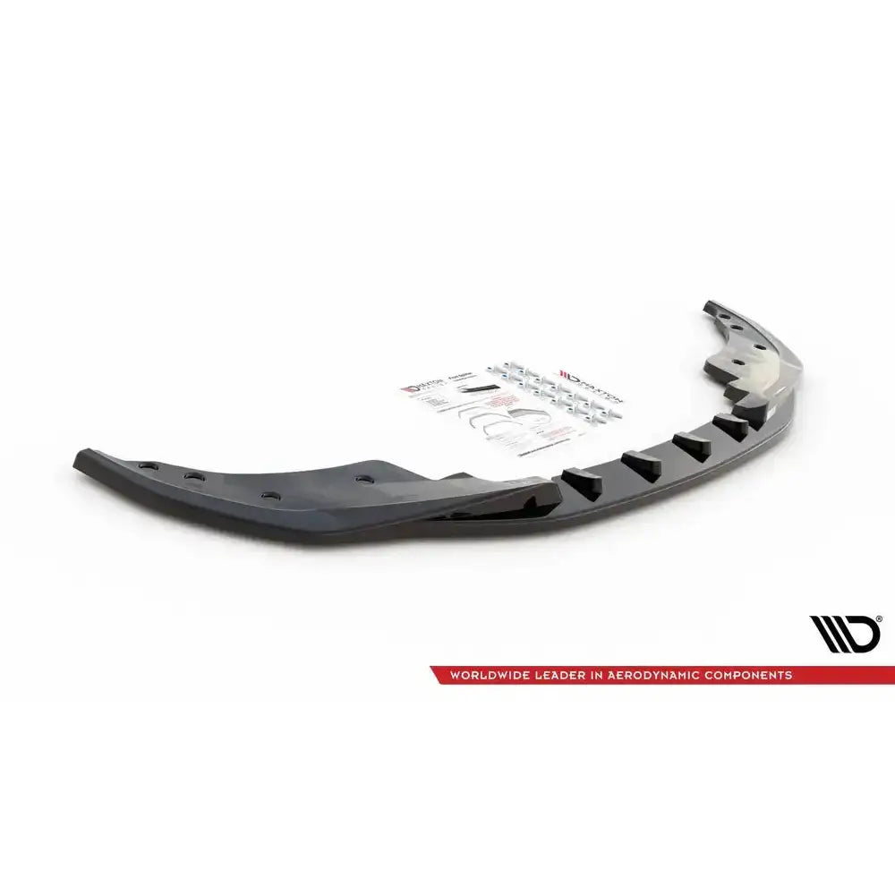 Front lip til BMW 4 M-Pack G22 V.1, svart plast, skrå toppvinkel, med monteringsutstyr og instruksjoner.