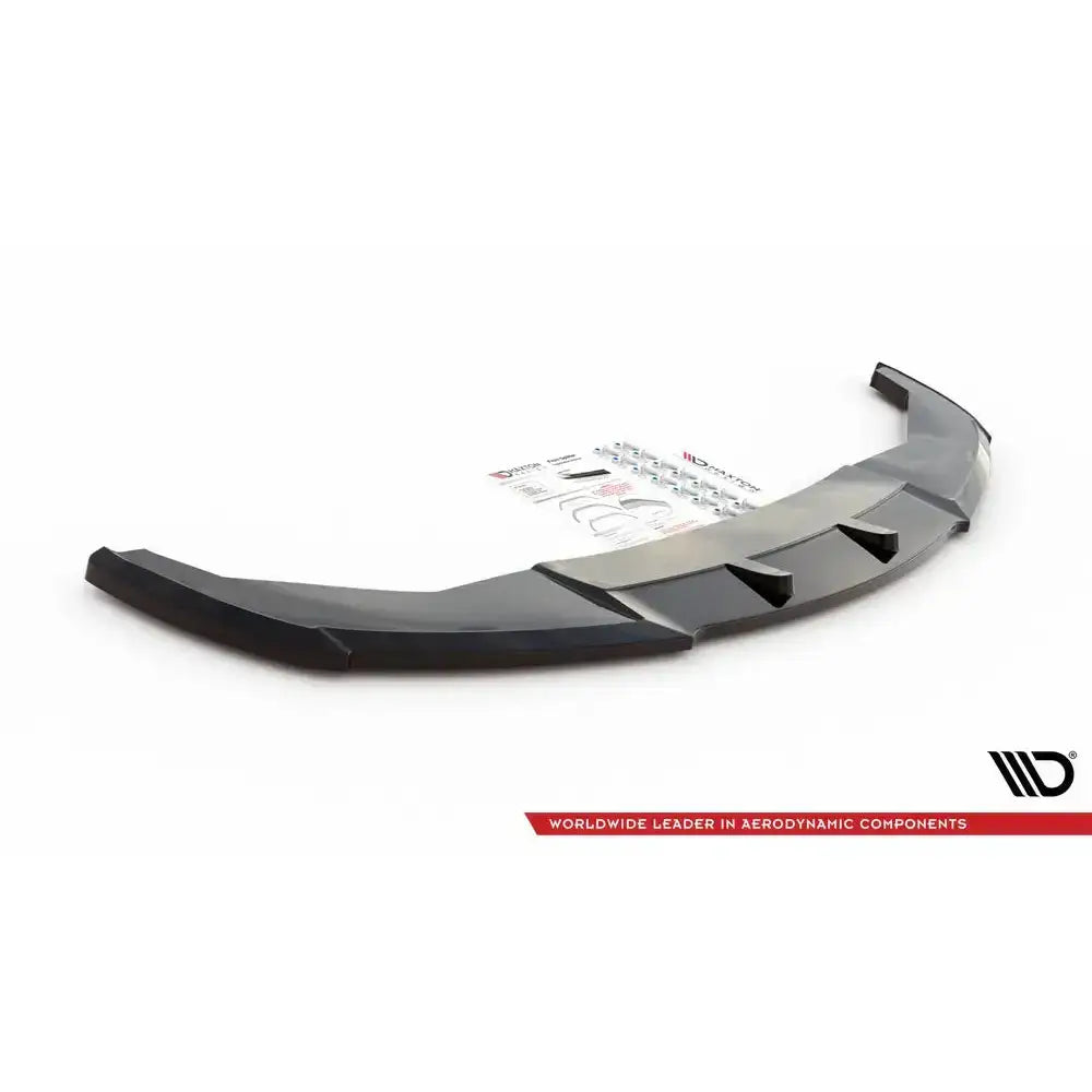 Front splitter til BMW 7 M-Pack F01 V.1 sett fra siden med monteringssett og instruksjoner.