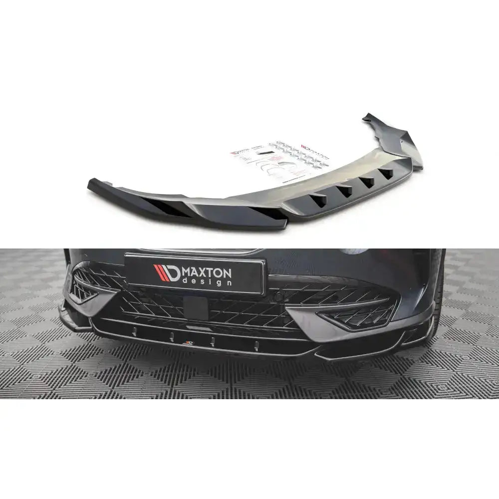 Frontleppe til Cupra Formentor V.1, sort plast med sporty design og luftkanaler, montert på bil.