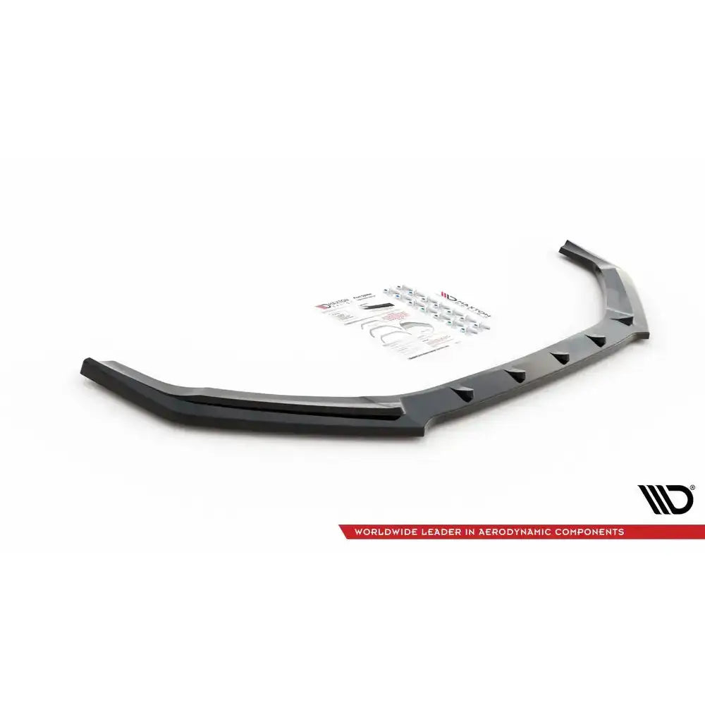 Front splitter til Hyundai I20 N Mk3 V.1 sett skrått ovenfra med monteringssett og instruksjoner.