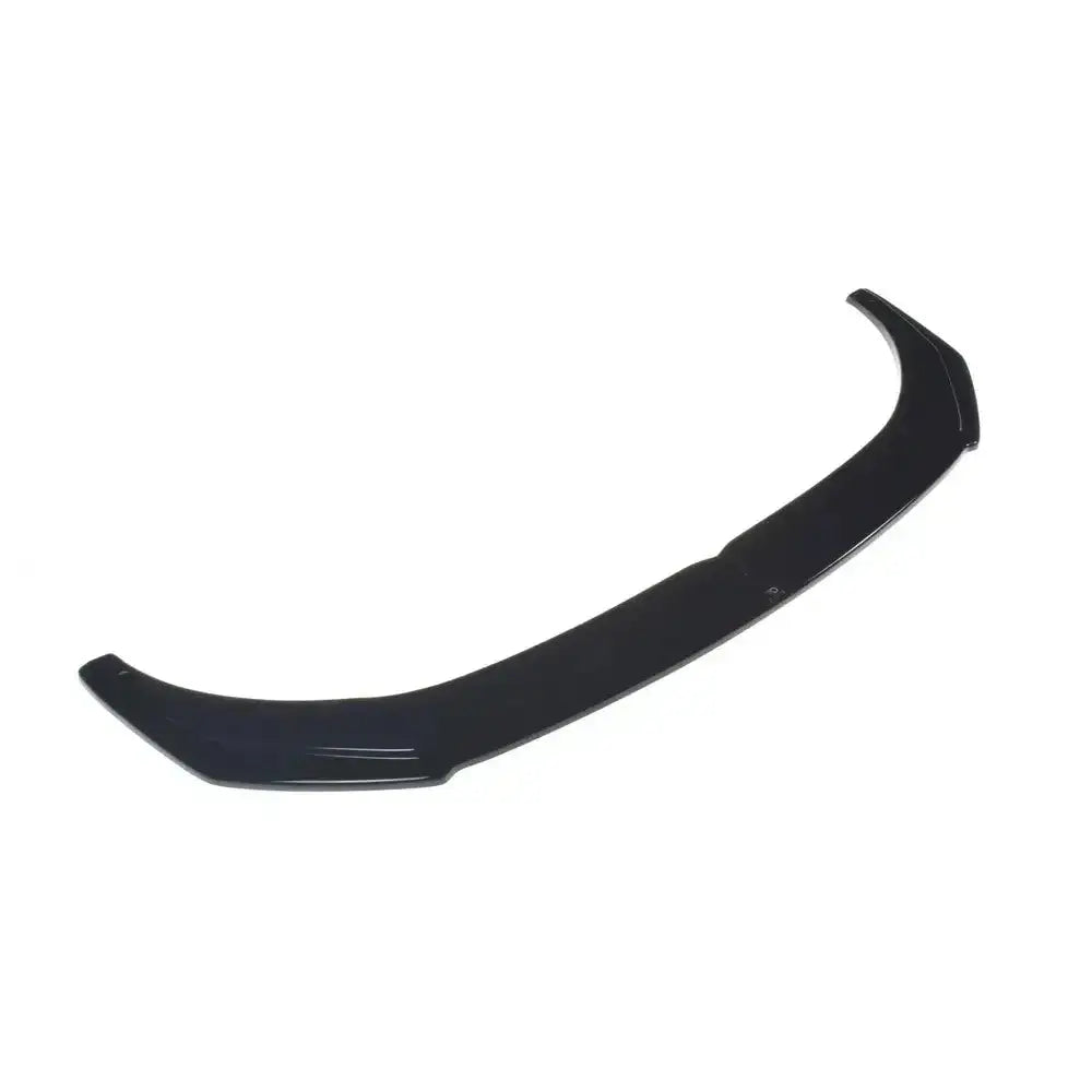 Frontleppe til Kia Proceed GT Mk 3, svart buet plastdel med glanset overflate, sett ovenfra.