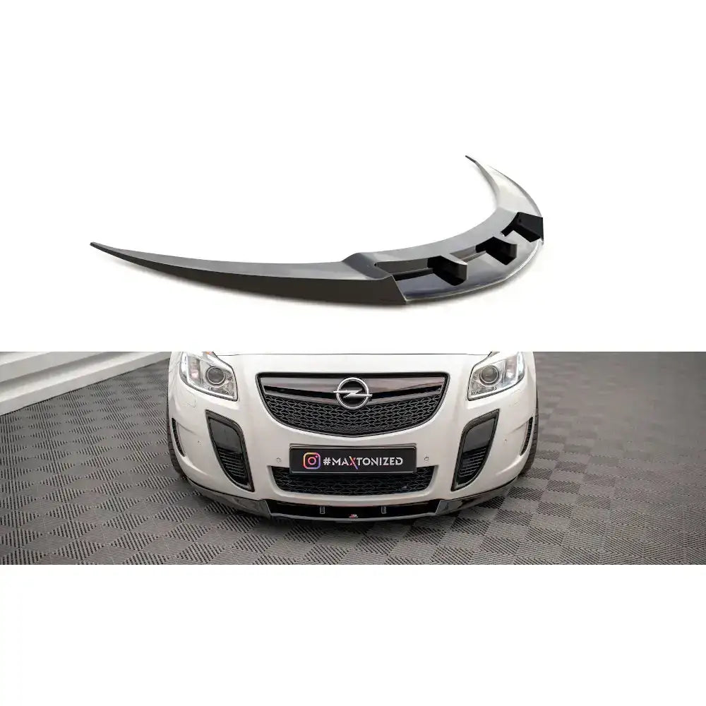 Frontleppe til Opel Insignia OPC Mk1 09-13, sort plast, vist separat og montert på hvit bil.