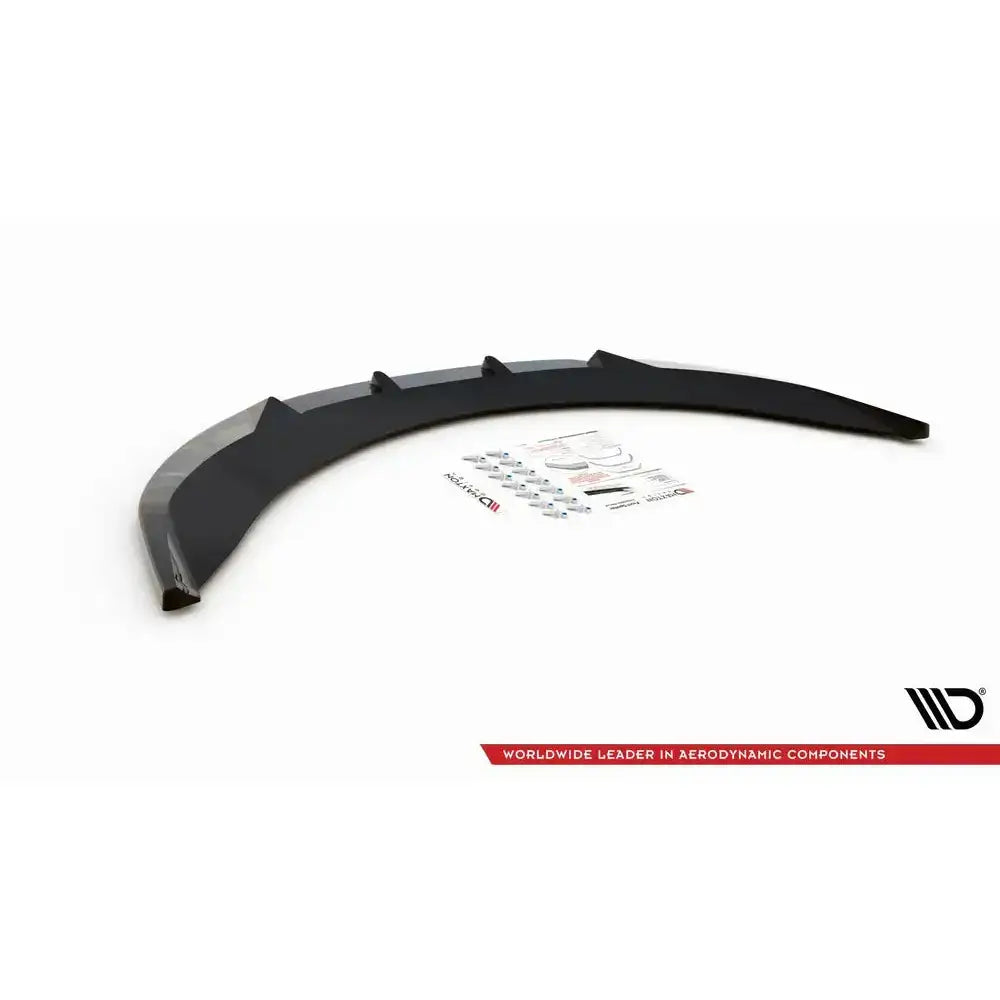 Frontleppe til Seat Exeo 08-13, svart plastspoiler med markerte finner, monteringsutstyr og klistremerker.
