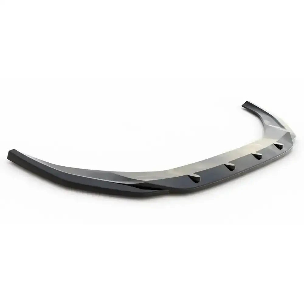 Front splitter til Audi A4 B9 Facelift V.2 i sort blank plast med markerte aerodynamiske detaljer.