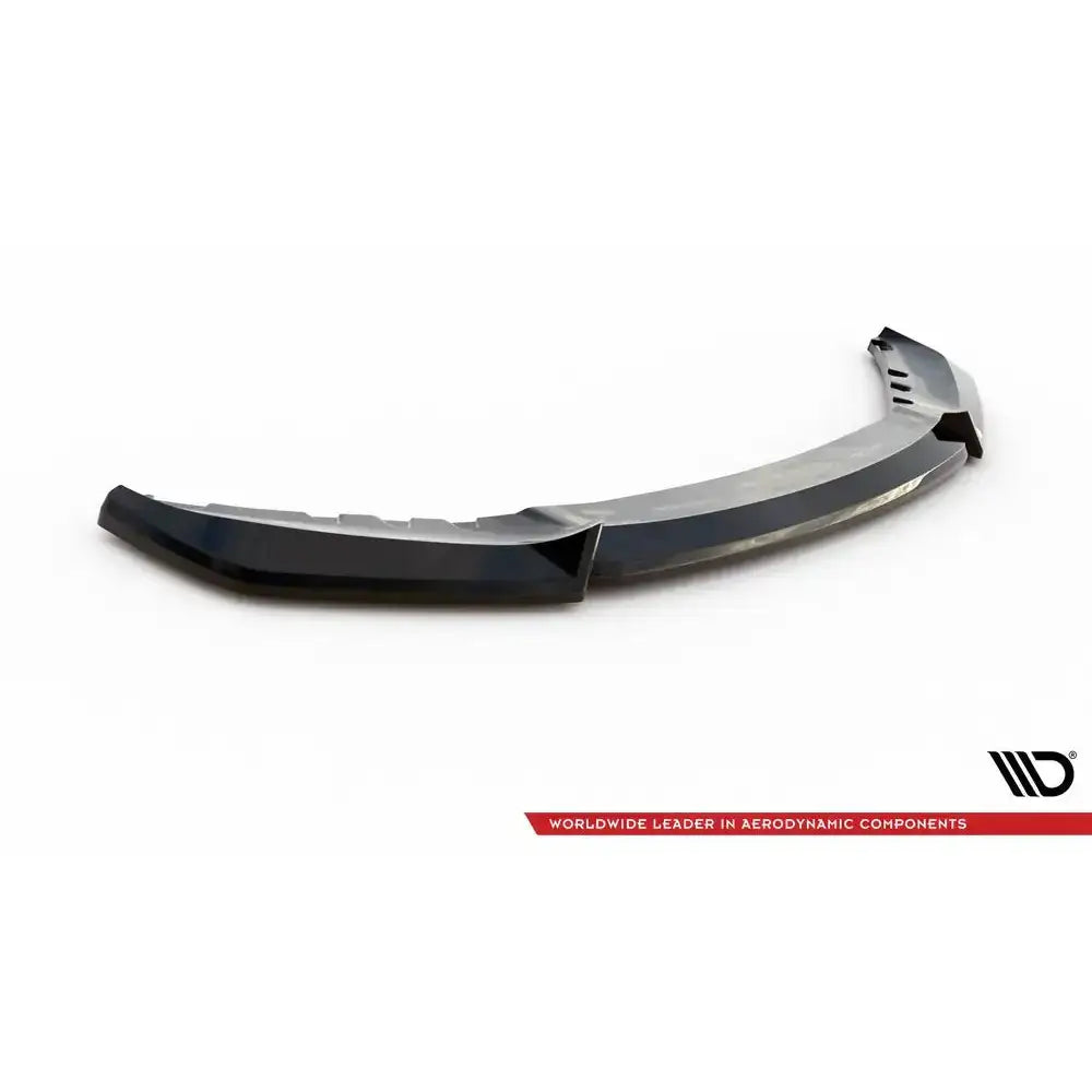 Front splitter til BMW 4 Gran Coupe F36, svart med markerte kanter og luftspalter, skrå vinkel.