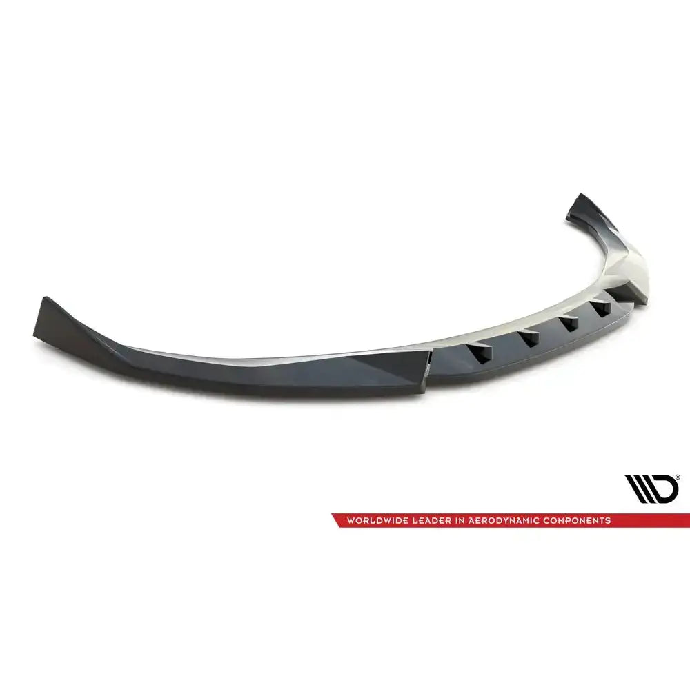 Front splitter V.2 BMW 4 Gran Coupe M-Pack G26 i svart plast med seks v-formede luftkanaler.
