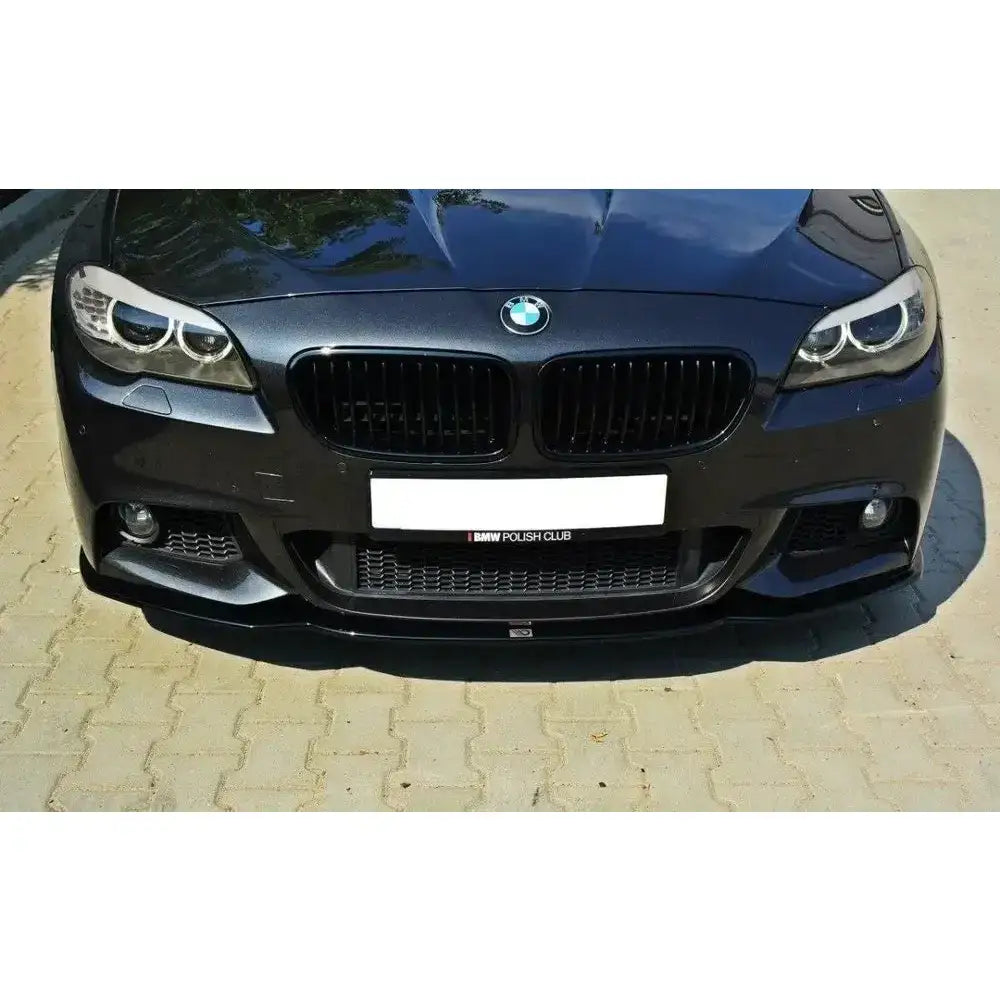 Frontsplitter for Bmw 5 F10/F11 Mpack, sort nærbilde med markert frontspoiler og sportslig design.