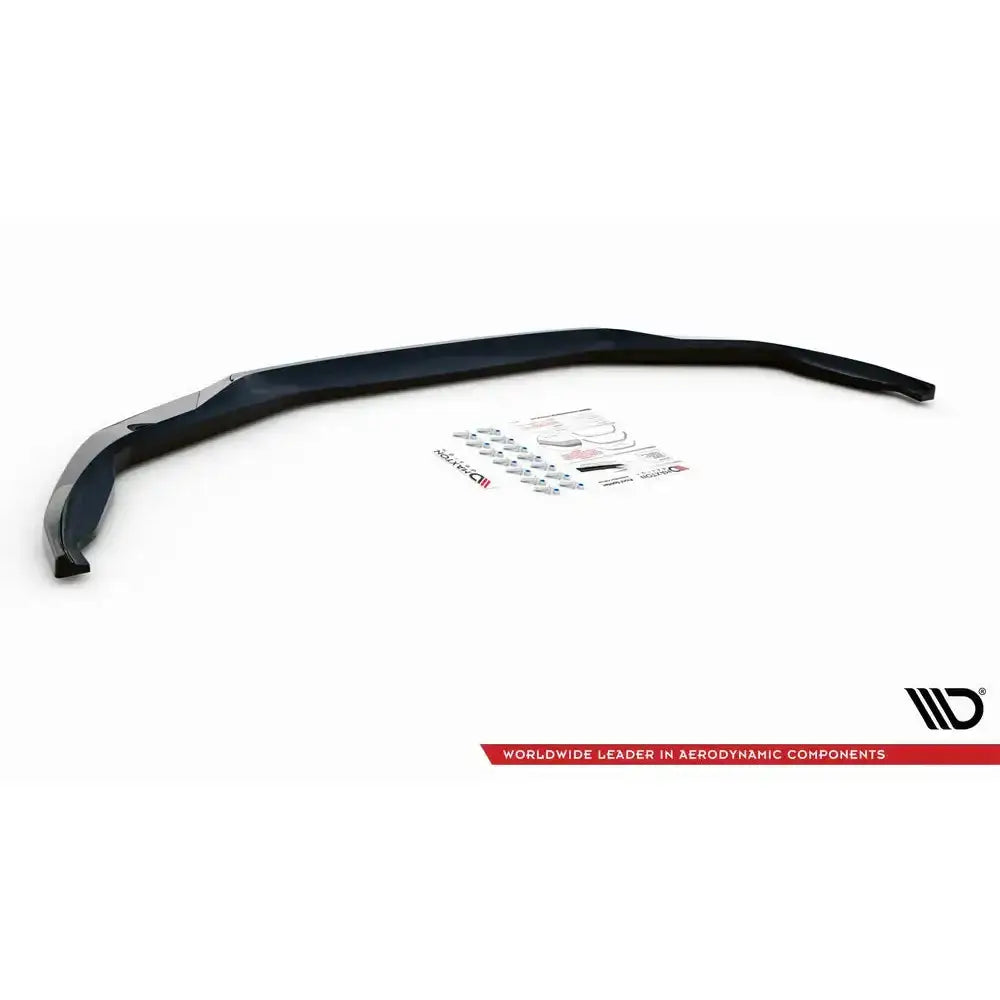 Frontleppe til BMW M5 F90 Facelift V.2, svart plastdel med monteringsutstyr på hvit bakgrunn.