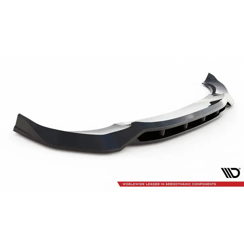 Front splitter for BMW X3 M40d/M40i G01, svart og sølv plast med markerte kanter, sett forfra.