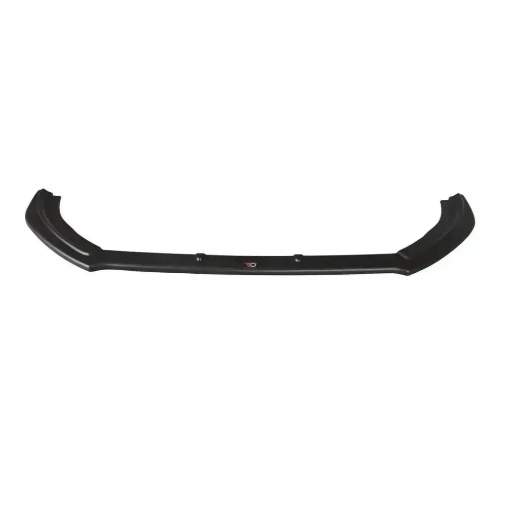 Front splitter til Ford Fiesta Mk8 ST-line, svart plast med logo og markerte hjørner, sett forfra.