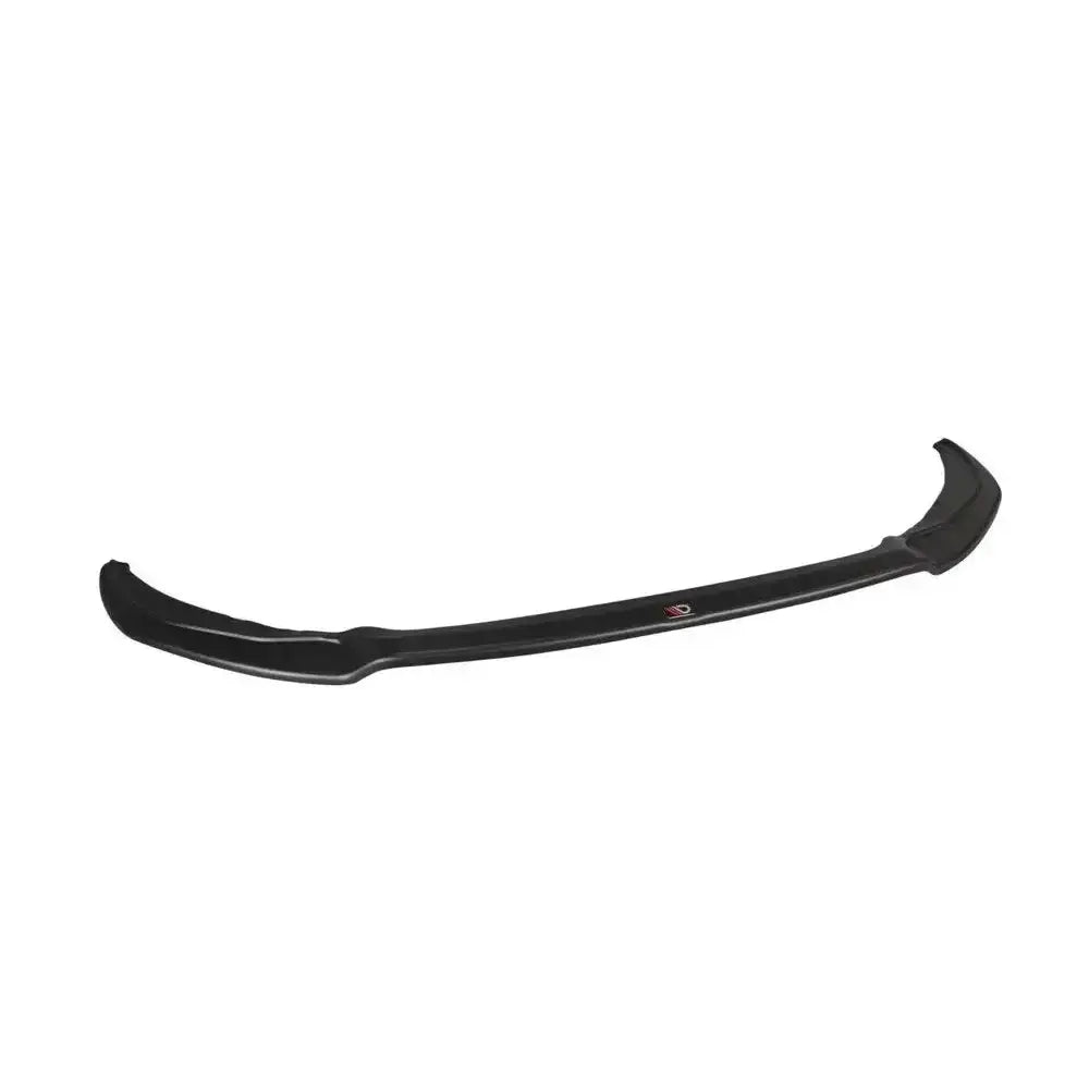 Front splitter for Ford Focus 3 St-Line V.2 i sort plast, sett fra skrå vinkel med liten logo.