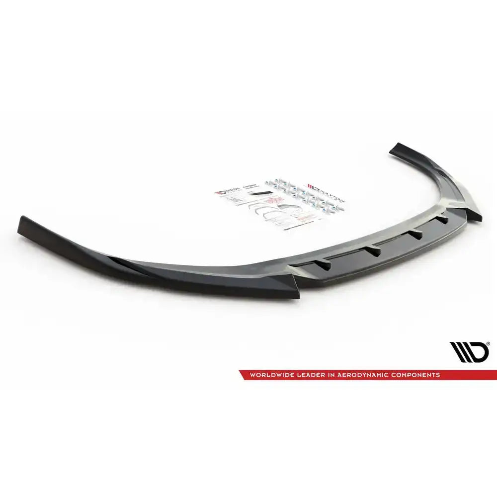 Front splitter til Hyundai I30 N Hatchback/Fastback Mk3, sort spoiler med vinkler, sett skrått ovenfra.