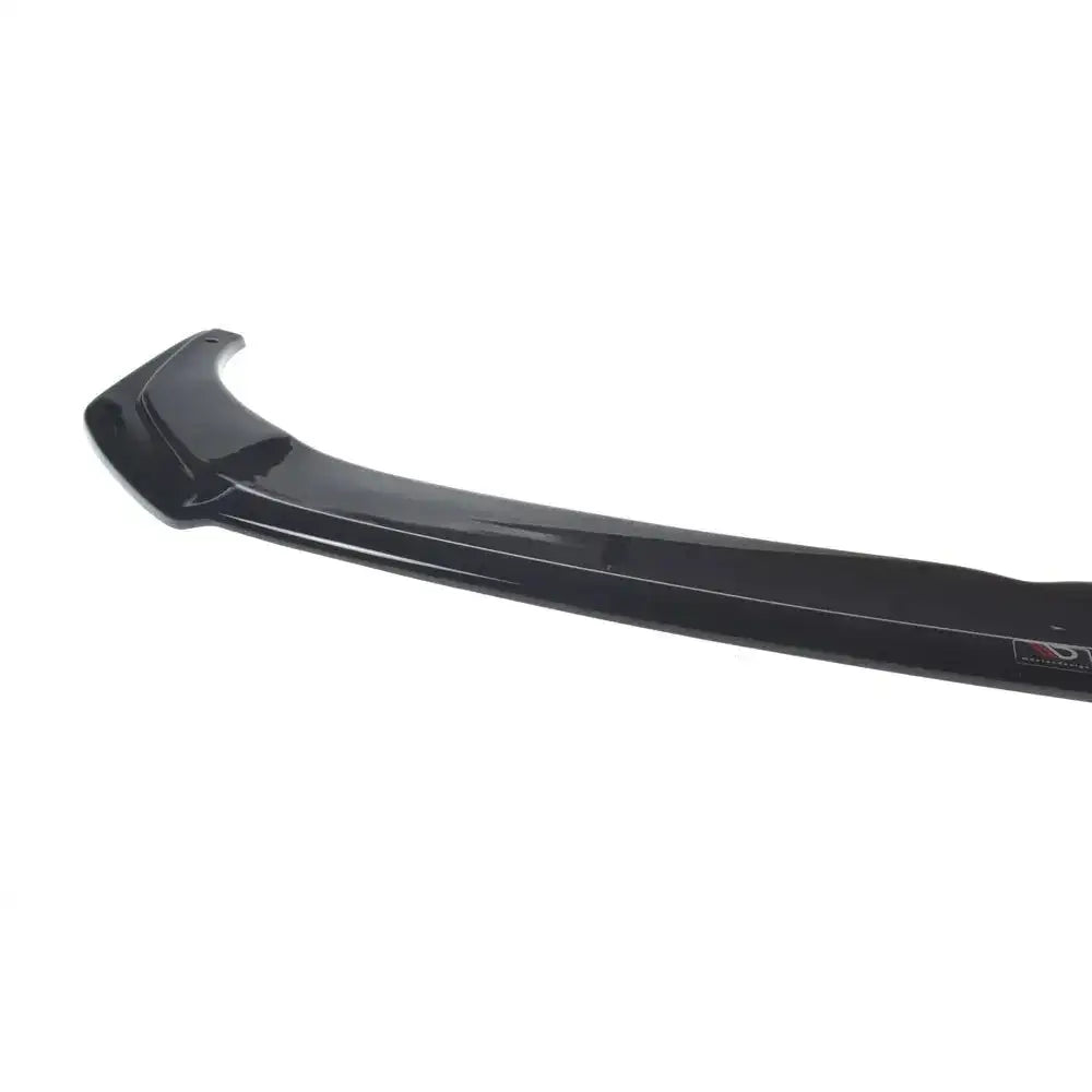 Frontspoiler til Kia Proceed GT Mk 3 V.2 med blank sort finish, sett fra skrå toppvinkel på hvit bakgrunn.