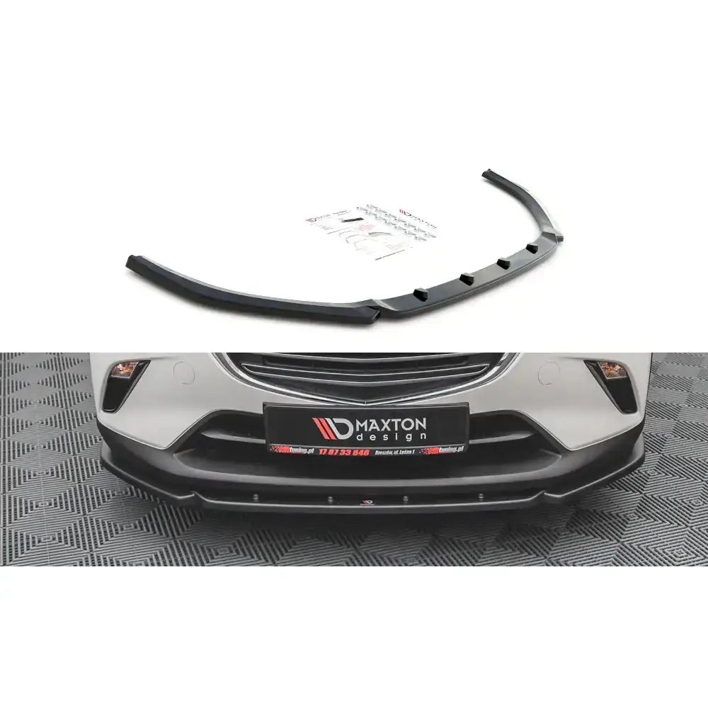 Frontleppe V.2 Mazda CX-3 15- i sort plast, montert på bilfront, med synlige monteringsdetaljer.