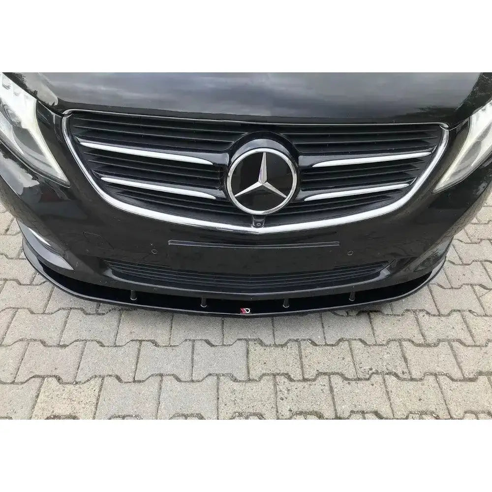 Frontspoiler til Mercedes V-Class W447, sort med kromdetaljer montert under frontstøtfanger.