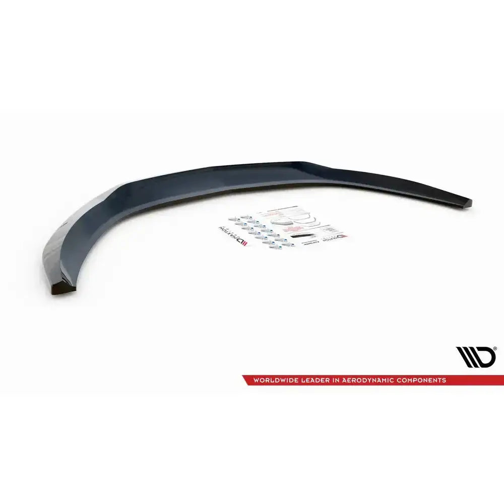 Frontleppe til Opel Astra GTC OPC-Line J 11-18 i sort, blank finish med monteringsutstyr på hvit bakgrunn.