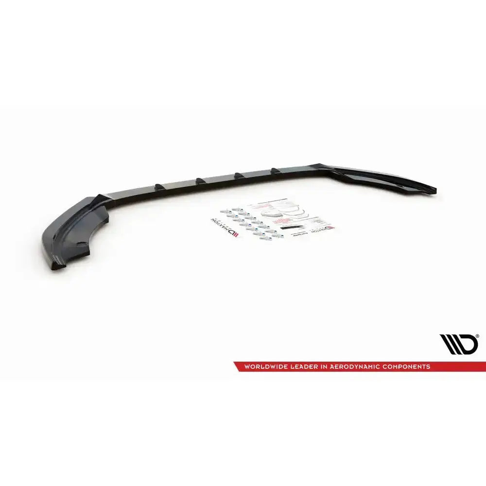 Front splitter til Seat Ibiza Mk5 V.2 sett skrått ovenfra med monteringsdeler og instruksjoner på hvit bakgrunn.