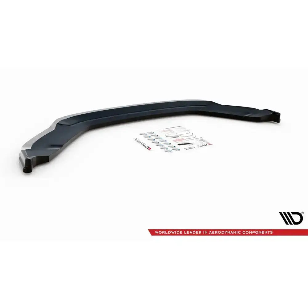 Front splitter til Skoda Kodiaq Mk1 Facelift, sort plast med monteringsutstyr og klistremerker på hvit bakgrunn.