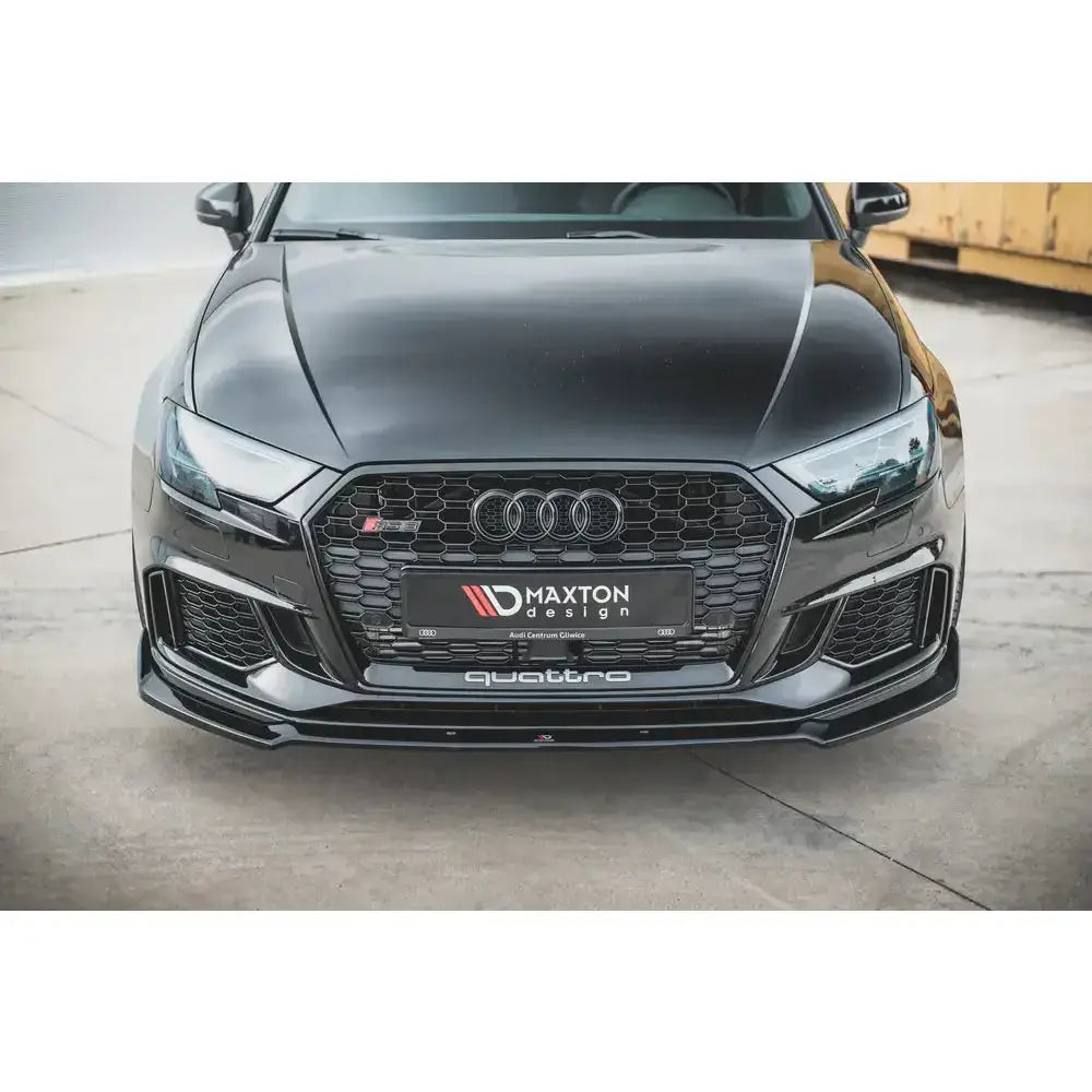 Frontsplitter til Audi RS3 8V FL Sportback, sort design med Maxton Design-logo og markante luftinntak.