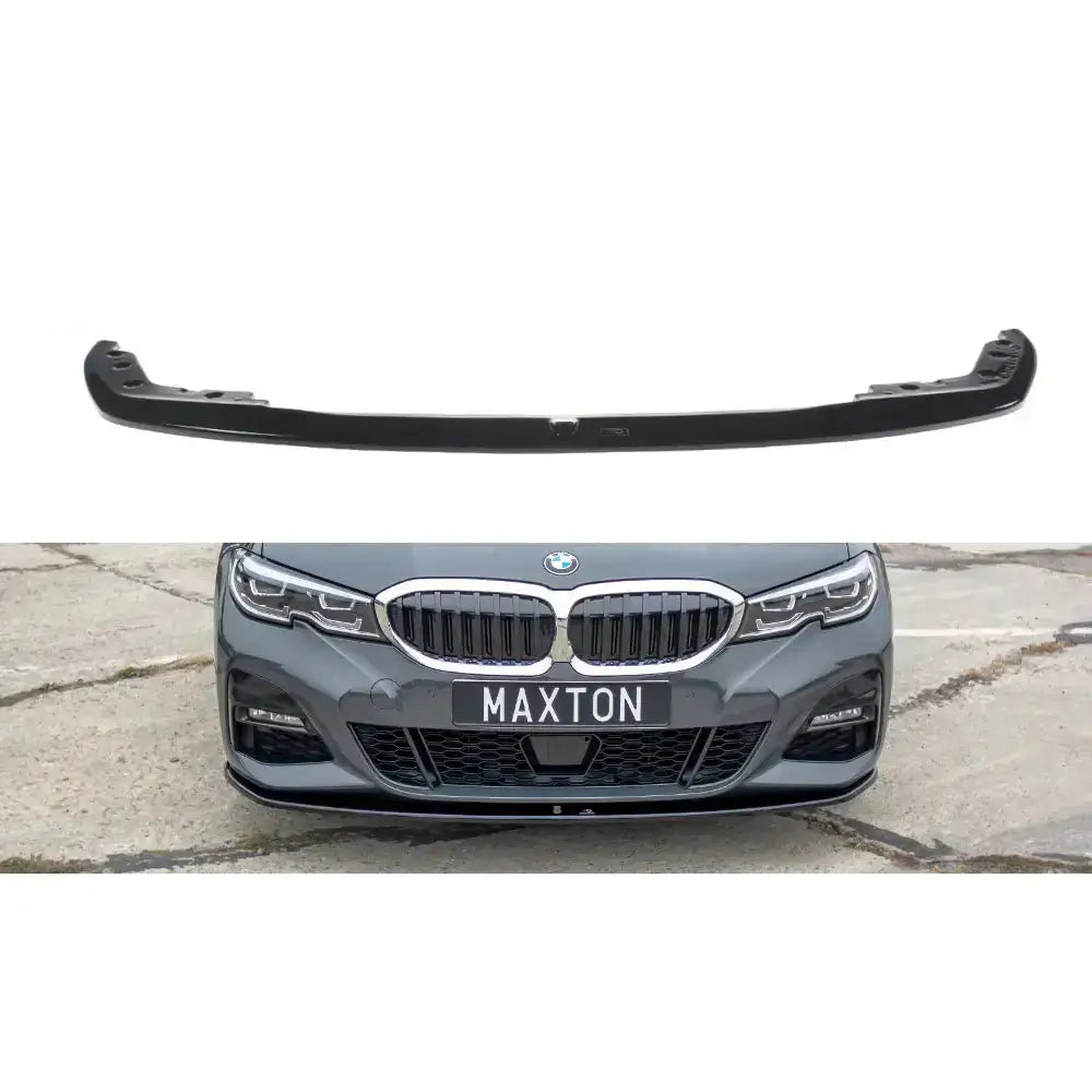 Frontleppe V.3 til BMW 3 G20 M-Pack i sort plast, vist montert på grå bil mot hvit bakgrunn.