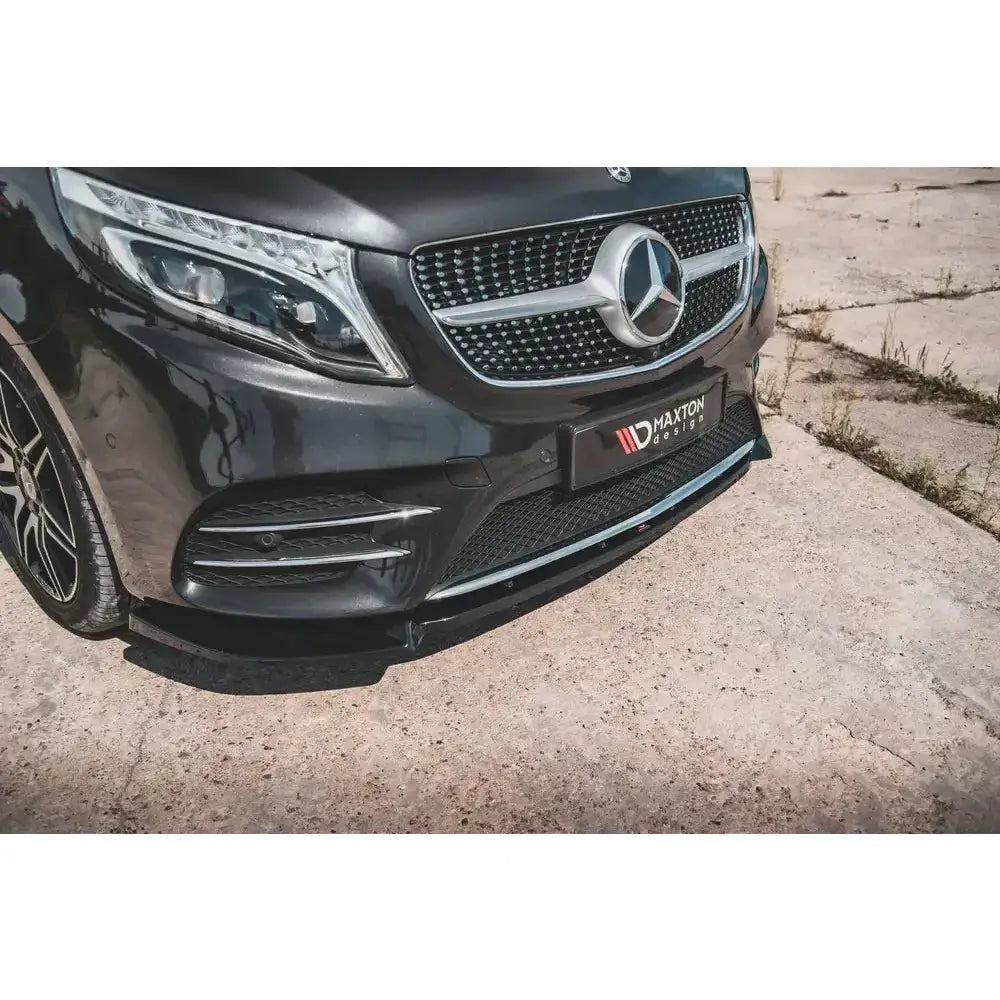 Frontsplitter på Mercedes-Benz V-Class Amg-Line W447 Facelift, sort plast under støtfanger.