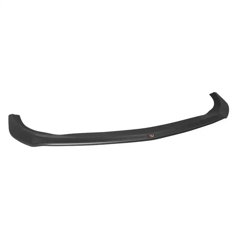 Front lip til Mercedes V-Class W447, svart buet spoiler i plast med logo, sett skrått ovenfra.