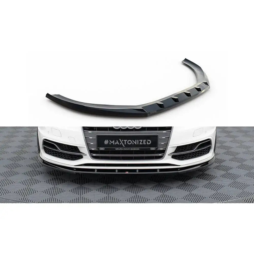Frontleppe V1 Audi S3 A3 S-Line svart plast med glanset finish, montert på hvit bilfront.