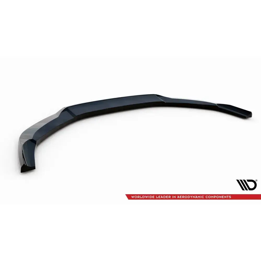 Front splitter til Audi S8 D4, sort og buet med markerte kanter, sett ovenfra mot hvit bakgrunn.