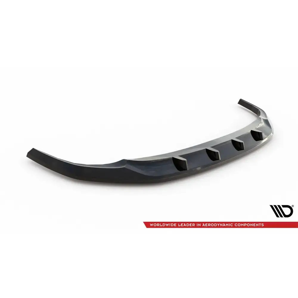 Front splitter til BMW 2 Coupe G42 i sort plast med markerte kanter og fem luftekanaler.