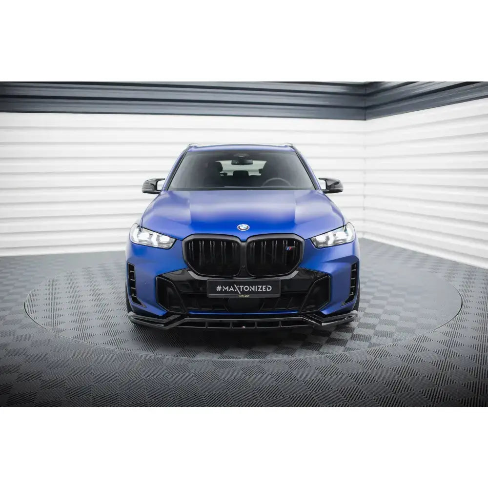 Frontsplitter til BMW X5 M-Pack G05 Facelift, blå bil forfra med svarte detaljer på grill og frontfanger.